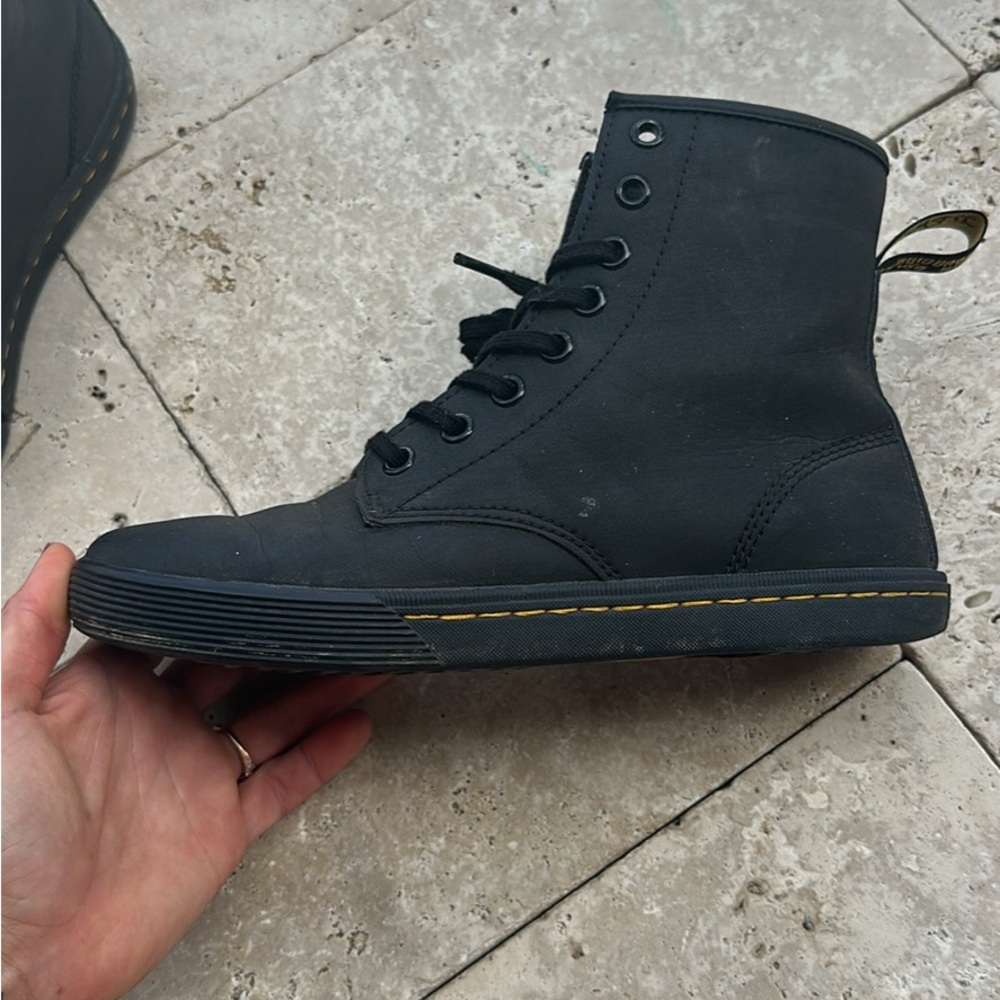 Dr. Martens Sheridan Size 6 women’s